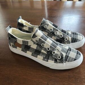 Blowfish Black and White Plaid Women's Shoes